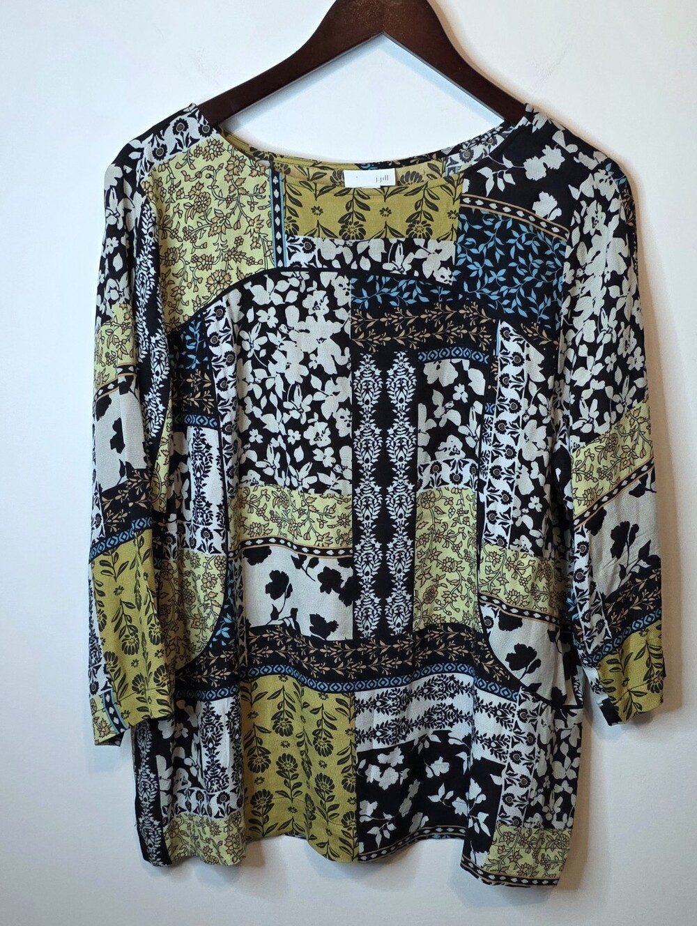J. Jill Patchwork Floral Crepe Boatneck Top Size Large Boho Eclectic Cottagecore